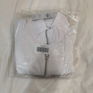 Cropped white Abercrombie sweatshirt